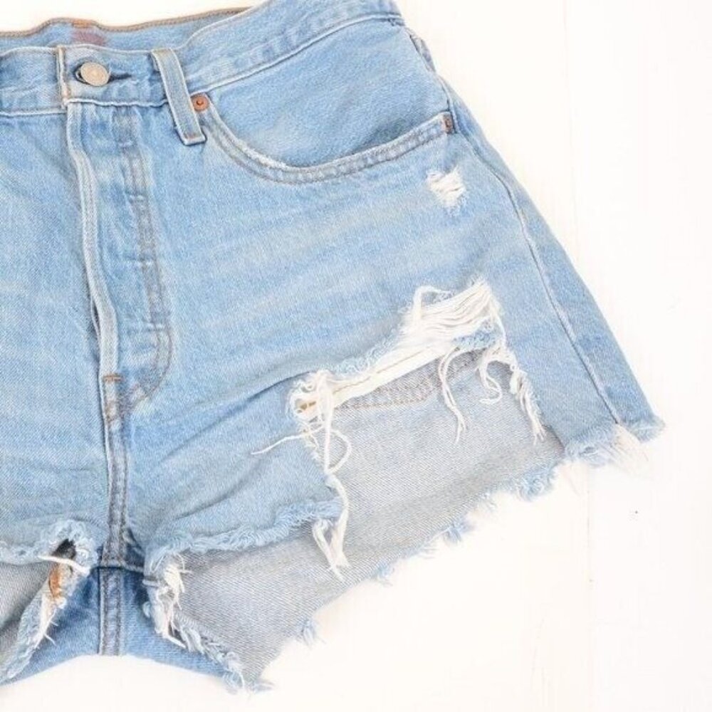Levi's 501 Size 30 Cut Off Distressed Denim Shorts Light Wash‎ Blue Jeans Summer - Picture 3 of 10